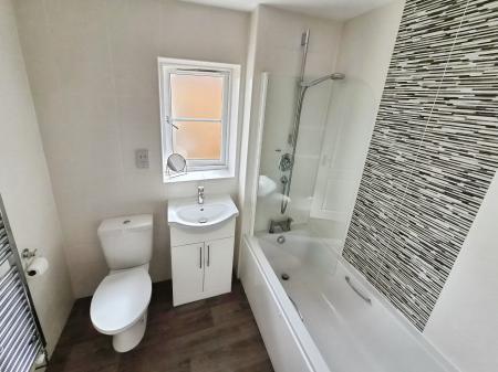 3 bedroom Semi-detached house to let in Carlton Close, Sleaford, NG34