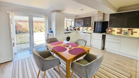 3 bedroom Terraced House for sale in Ripon Drive, Sleaford, NG34