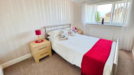 3 bedroom Terraced House for sale in Ripon Drive, Sleaford, NG34
