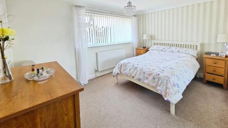 3 bedroom Terraced House for sale in Ripon Drive, Sleaford, NG34