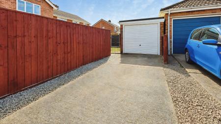 3 bedroom Terraced House for sale in Ripon Drive, Sleaford, NG34