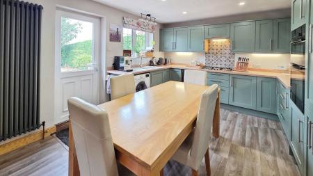 3 bedroom Bungalow for sale in Grove Street, Great Hale, NG34