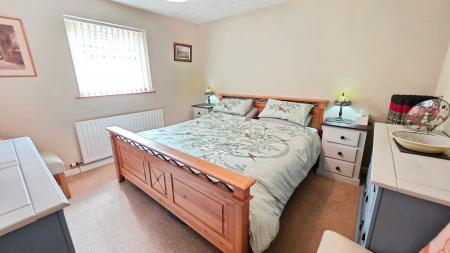 3 bedroom Bungalow for sale in Grove Street, Great Hale, NG34
