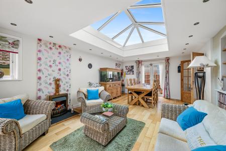 5 bedroom Detached house for sale in High Street, Billinghay, LN4