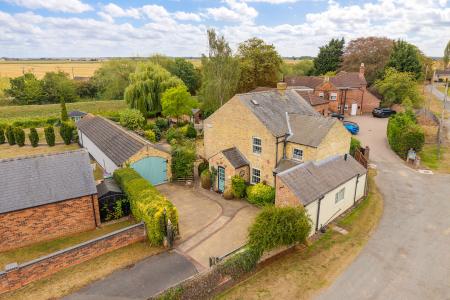 5 bedroom Detached house for sale in High Street, Billinghay, LN4