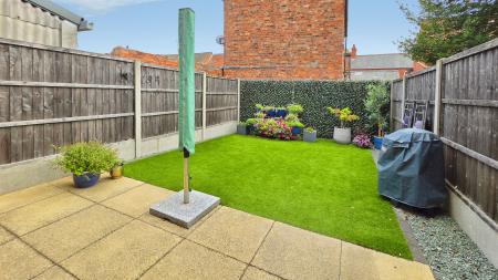 2 bedroom End of terrace house for sale in Handley Street, Sleaford, NG34