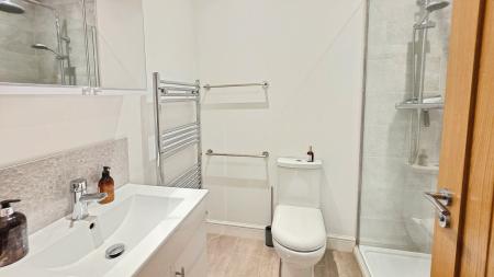 2 bedroom End of terrace house for sale in Handley Street, Sleaford, NG34