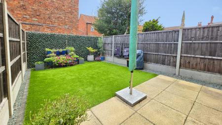 2 bedroom End of terrace house for sale in Handley Street, Sleaford, NG34