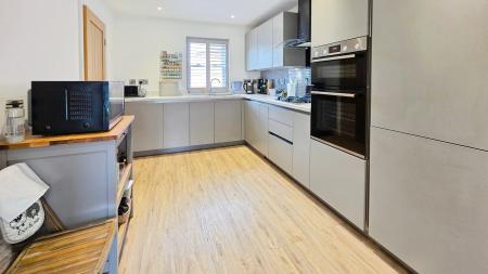 2 bedroom End of terrace house for sale in Handley Street, Sleaford, NG34