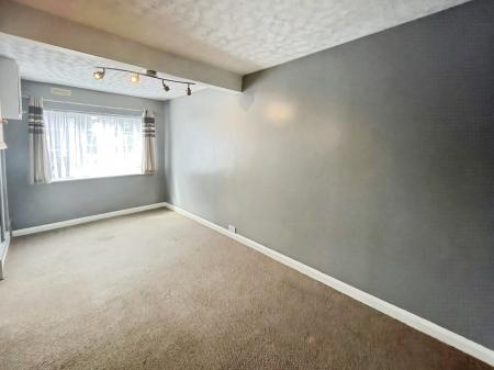 4 bedroom Semi-detached house to let in Windsor Close, Quarrington, NG34