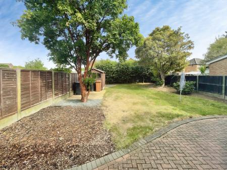 4 bedroom Semi-detached house to let in Windsor Close, Quarrington, NG34