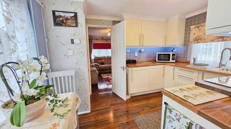 2 bedroom Park home for sale in Braemar Residential Park, Kirkby Green, Lincoln, LN4