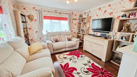 2 bedroom Park home for sale in Braemar Residential Park, Kirkby Green, Lincoln, LN4