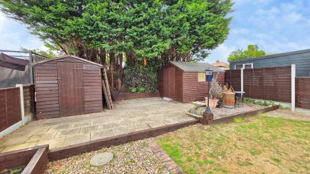 3 bedroom Semi-detached house for sale in North Parade, Sleaford, NG34