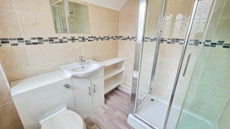 3 bedroom Terraced House for sale in Handley Street, Sleaford, NG34