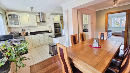 3 bedroom Semi-detached house for sale in York Road, Sleaford, NG34