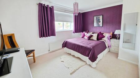 3 bedroom Semi-detached house for sale in York Road, Sleaford, NG34