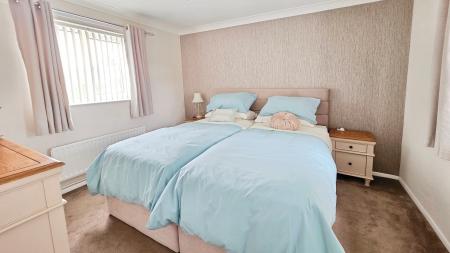 3 bedroom Semi-detached house for sale in York Road, Sleaford, NG34