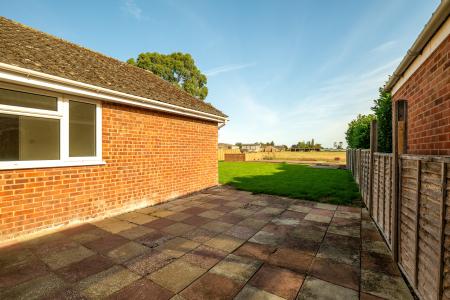 3 bedroom Detached bungalow for sale in Fen Road, Little Hale, NG34