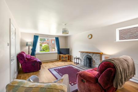 3 bedroom Detached bungalow for sale in Fen Road, Little Hale, NG34