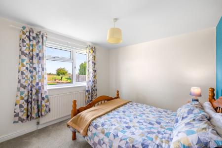 3 bedroom Detached bungalow for sale in Fen Road, Little Hale, NG34