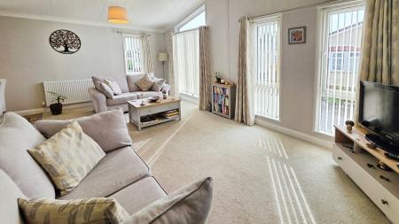 2 bedroom Park home for sale in Lindum Park, Ruskington, NG34