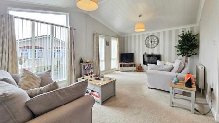 2 bedroom Park home for sale in Lindum Park, Ruskington, NG34