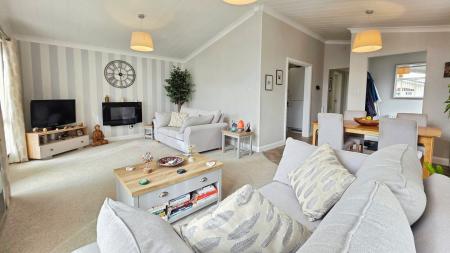2 bedroom Park home for sale in Lindum Park, Ruskington, NG34