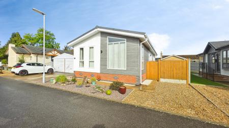 2 bedroom Park home for sale in Lindum Park, Ruskington, NG34