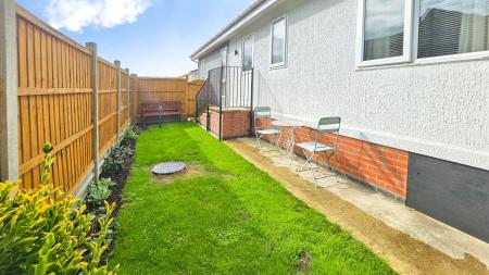 2 bedroom Park home for sale in Lindum Park, Ruskington, NG34