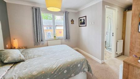 2 bedroom Park home for sale in Lindum Park, Ruskington, NG34