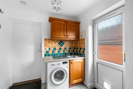 4 bedroom Bungalow to let in Cheviot Close, Quarrington, NG34
