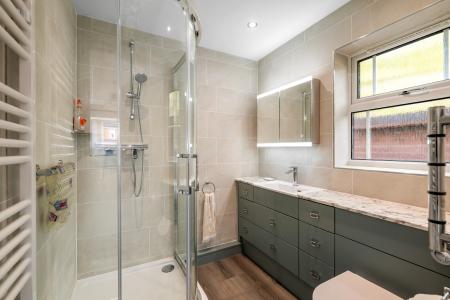 4 bedroom Bungalow to let in Cheviot Close, Quarrington, NG34