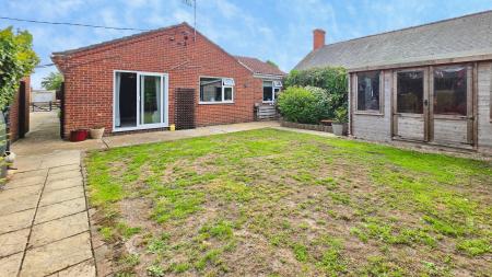 3 bedroom Detached bungalow for sale in High Street, Great Hale, NG34