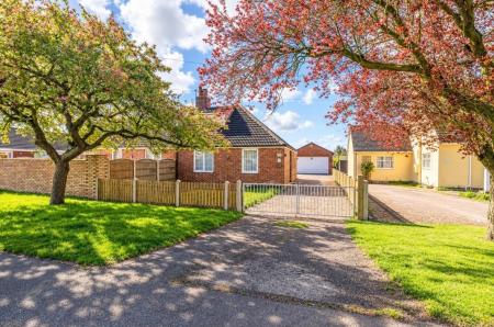 3 bedroom Semi-detached bungalow for sale in High Street, Billinghay, LN4