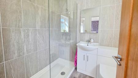 4 bedroom Bungalow for sale in St Clements Road, Ruskington, NG34