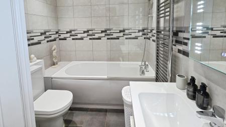 4 bedroom Bungalow for sale in St Clements Road, Ruskington, NG34