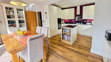4 bedroom Bungalow for sale in St Clements Road, Ruskington, NG34
