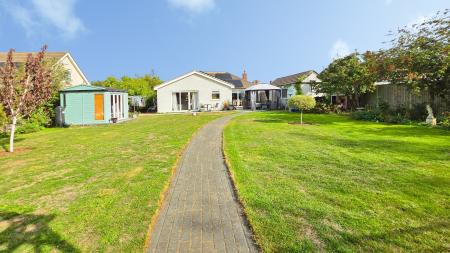 4 bedroom Bungalow for sale in St Clements Road, Ruskington, NG34