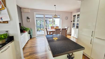 4 bedroom Bungalow for sale in St Clements Road, Ruskington, NG34