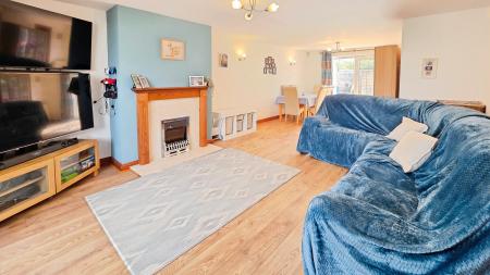 3 bedroom Detached house for sale in High Street, Billinghay, LN4