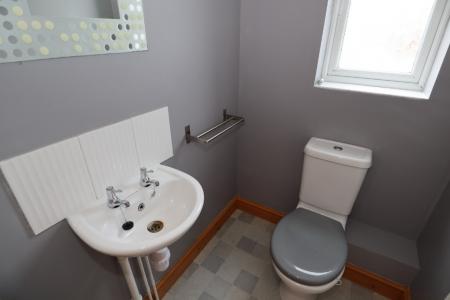 3 bedroom Semi-detached house to let in Meadowbrook, Ruskington, NG34