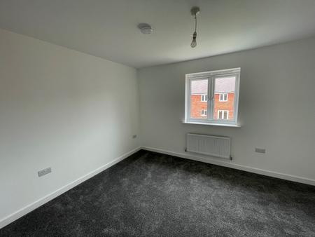 2 bedroom Semi-detached house to let in Whittle Road, Holdingham, NG34