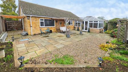 3 bedroom Detached house for sale in The Lea, Leasingham, NG34