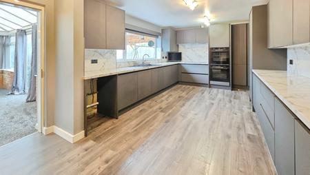 3 bedroom Detached house for sale in The Lea, Leasingham, NG34