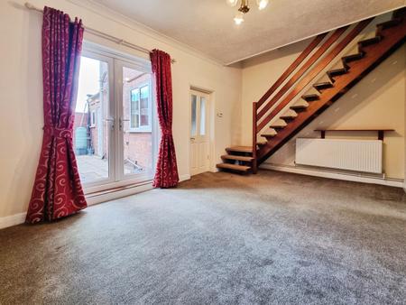 2 bedroom Terraced House for sale in West Banks, Sleaford, NG34