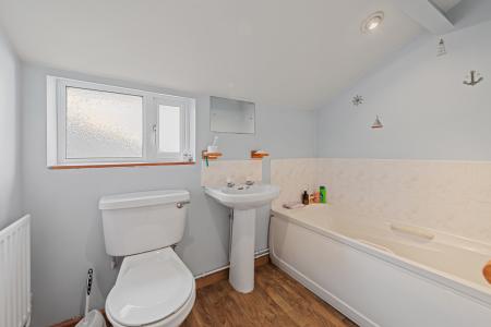 3 bedroom Terraced House for sale in Hamilton Road, Alford, LN13