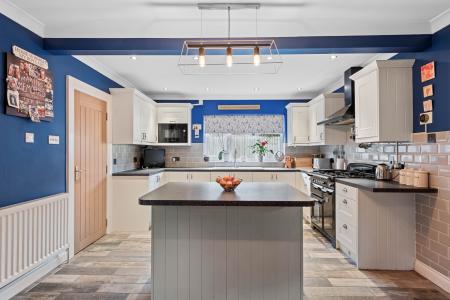 5 bedroom Detached house for sale in Horncastle Road, Woodhall Spa, LN10