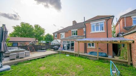 4 bedroom Semi-detached house for sale in Langton Hill, Horncastle, LN9