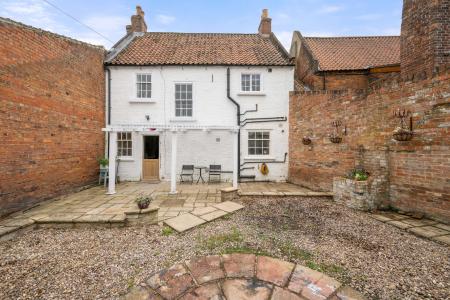3 bedroom Terraced House for sale in West Street, Horncastle, LN9